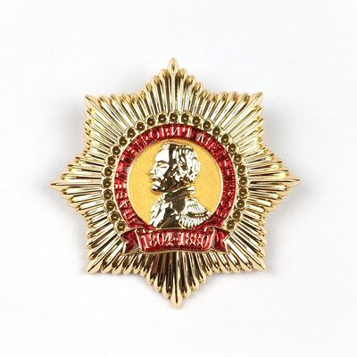 kupować 3D emaliowane złoto wykończenie Niestandardowe metalowe odznaki pin z zabezpieczeniem pin produkcja online