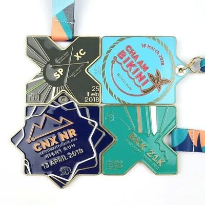 kupować Zindywidualizowane medale serii Puzzle Awards Innowacyjne i dynamiczne produkcja online